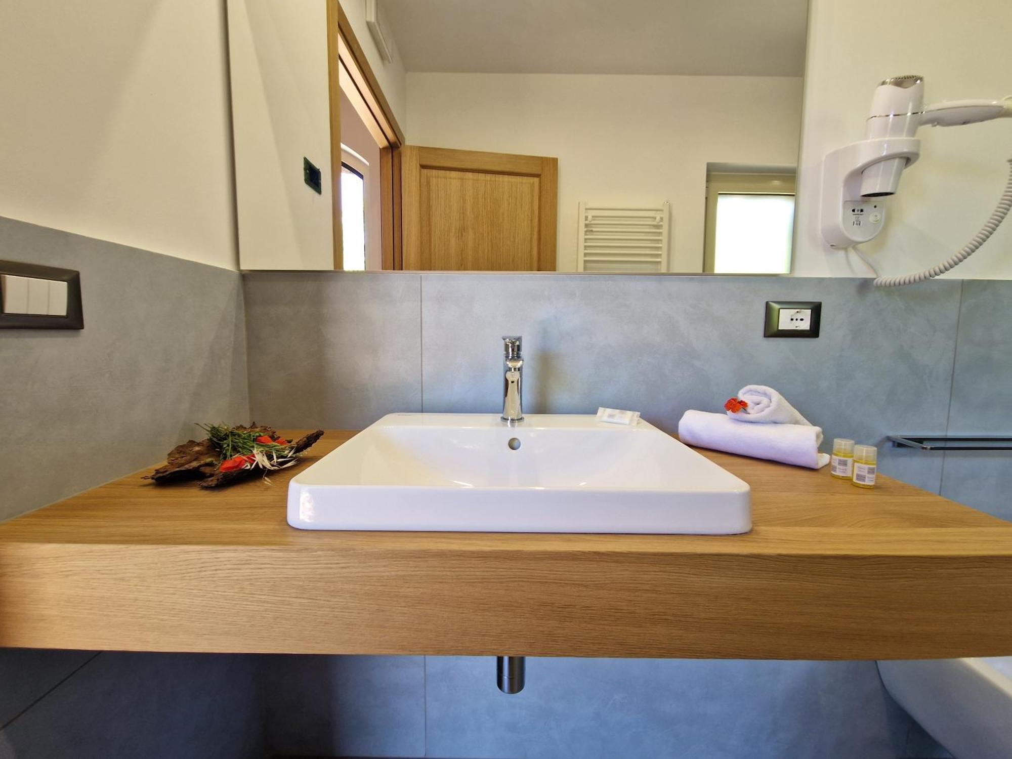 Agriturismo Lumia Resort 里波斯托 外观 照片